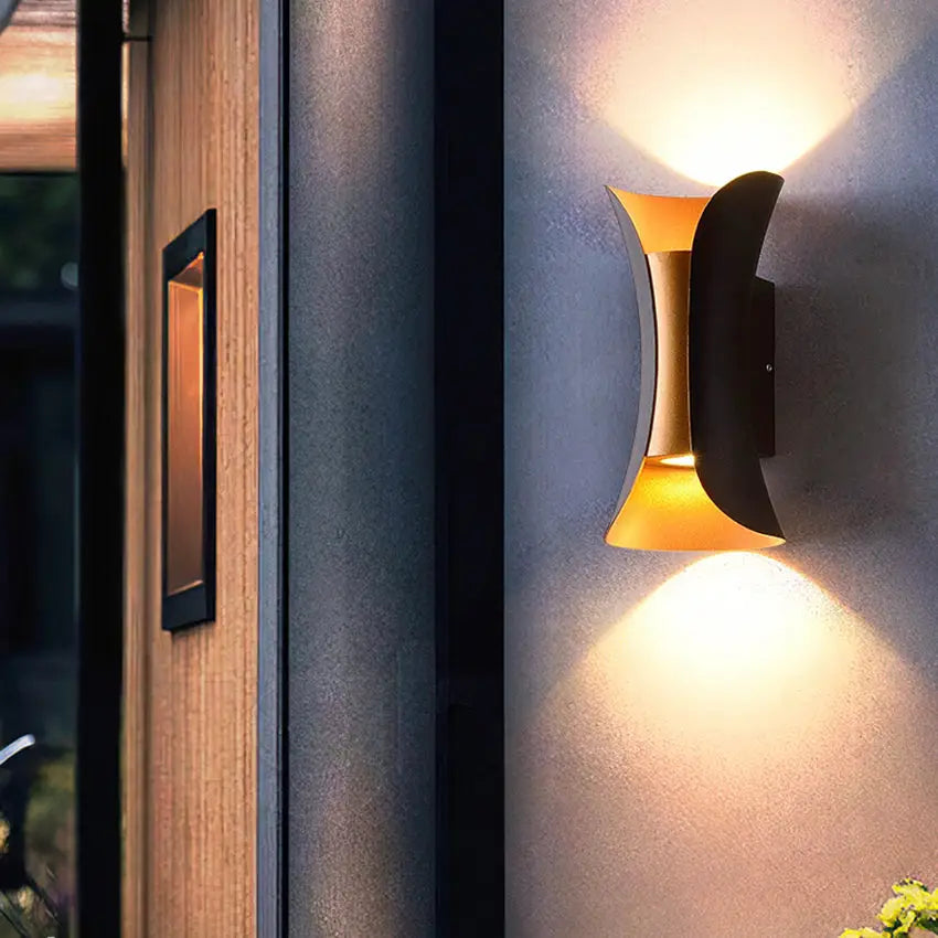 Applique Murale LED Noire Intérieur Doré