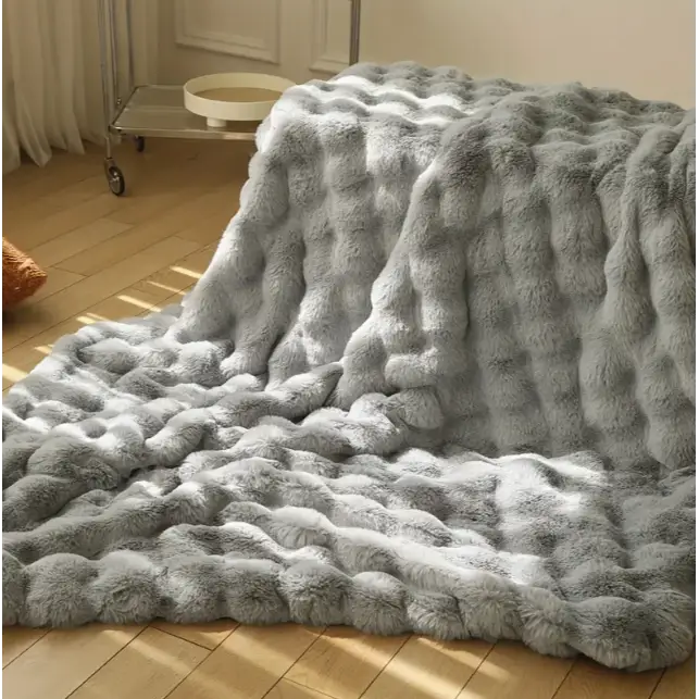 Warm and fluffy cover for optimal comfort in French