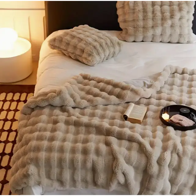 Warm and fluffy cover for optimal comfort in French