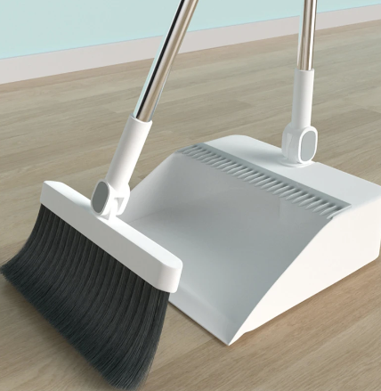 Notched Broom and Shovel for Effective Debris Capture
