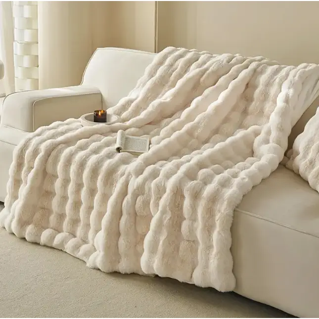 Warm and fluffy cover for optimal comfort in French