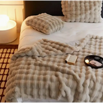 Warm and fluffy cover for optimal comfort in French