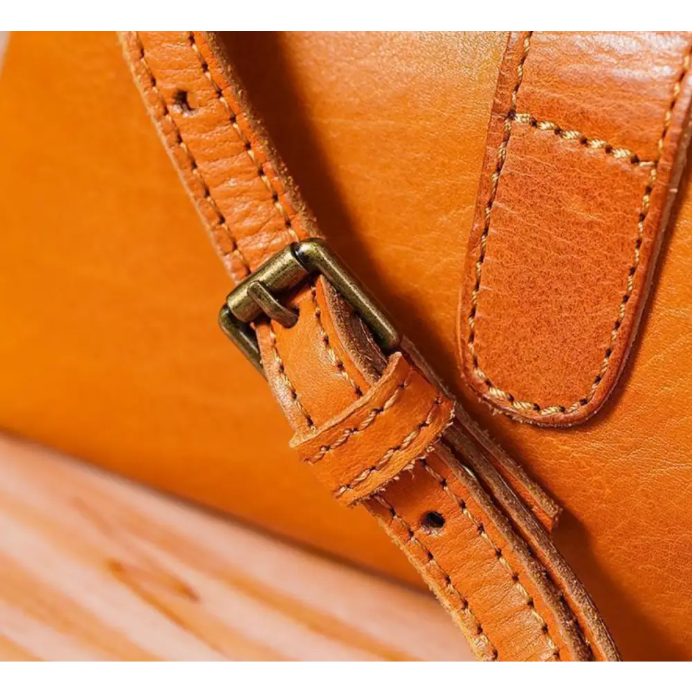 Elegant Compact Retro Chic Shoulder Bag